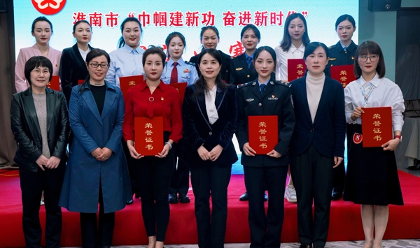 181920-110178.jpg 合影_愛奇藝.jpg