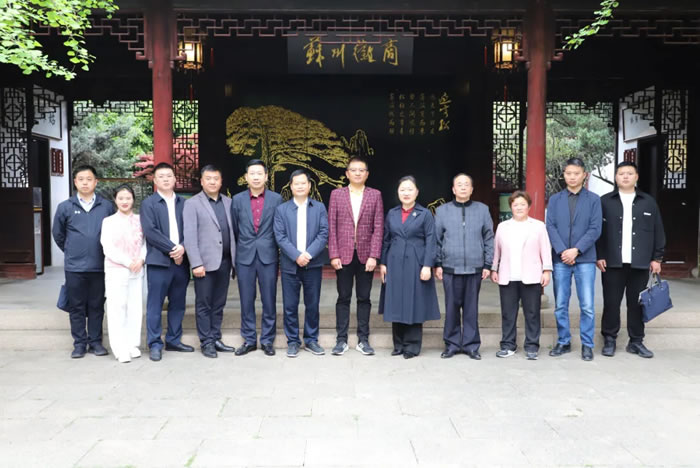 184811-104136.jpg 5.jpg