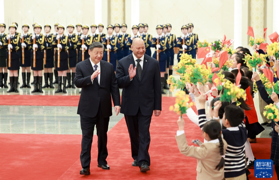 習近平會見湯加國王圖普六世